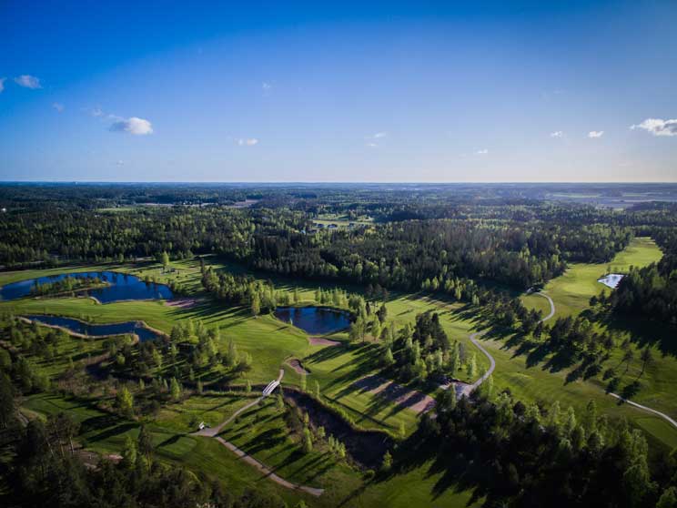 Yleisnäkymä golfkentälle Golfkenttä